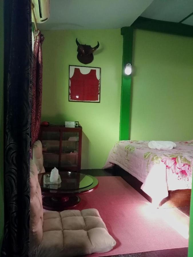 Baan Tepa Boutique House Bed & Breakfast Bangkok Exterior photo