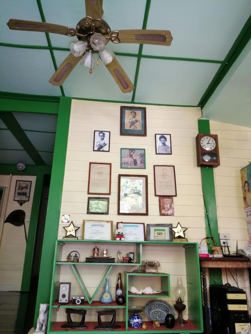 Baan Tepa Boutique House Bed & Breakfast Bangkok Exterior photo